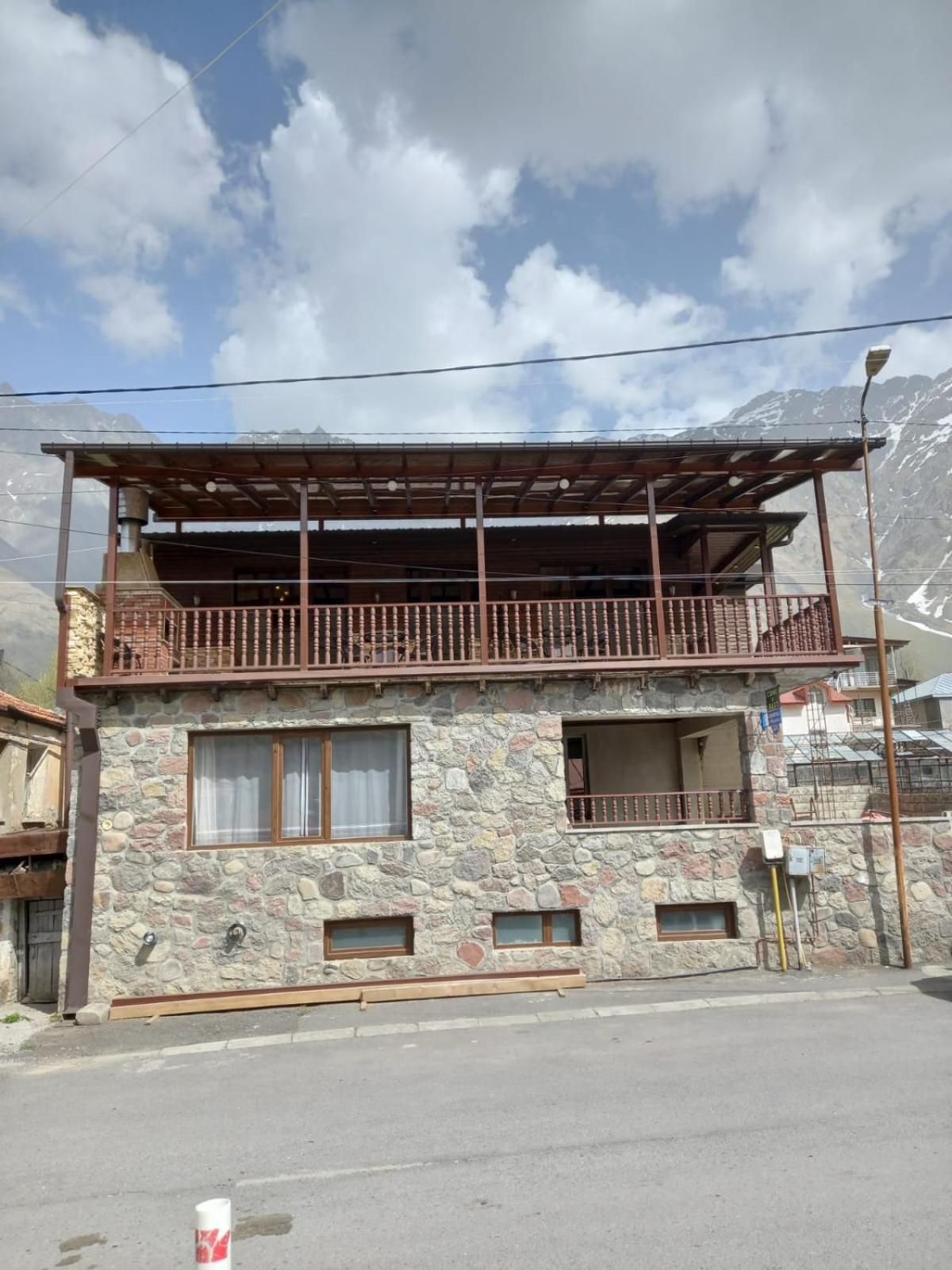 Come & Rest Stepantsminda Exterior photo